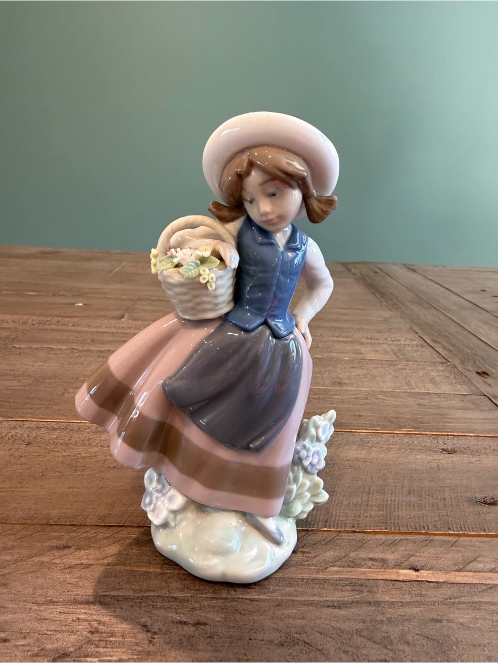 Lladro “Sweet Scent” - #5221